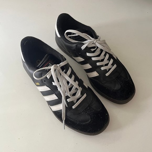 Samba Classic Shoes - Picture 1 of 4